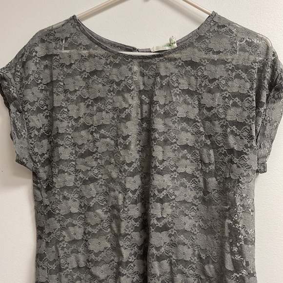 Gray lace top - Picture 2 of 5